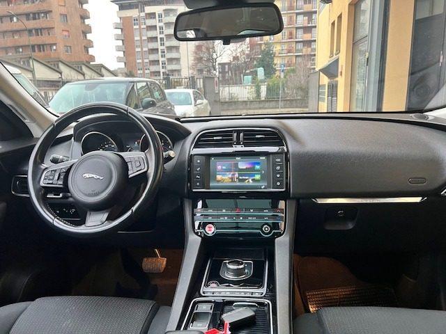 JAGUAR F-Pace 2.0 D 180 CV AWD aut. Portfolio TETTO PANORAMICO