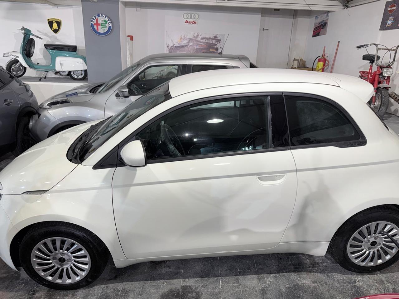 Fiat 500 500e Berlina 42 kWh