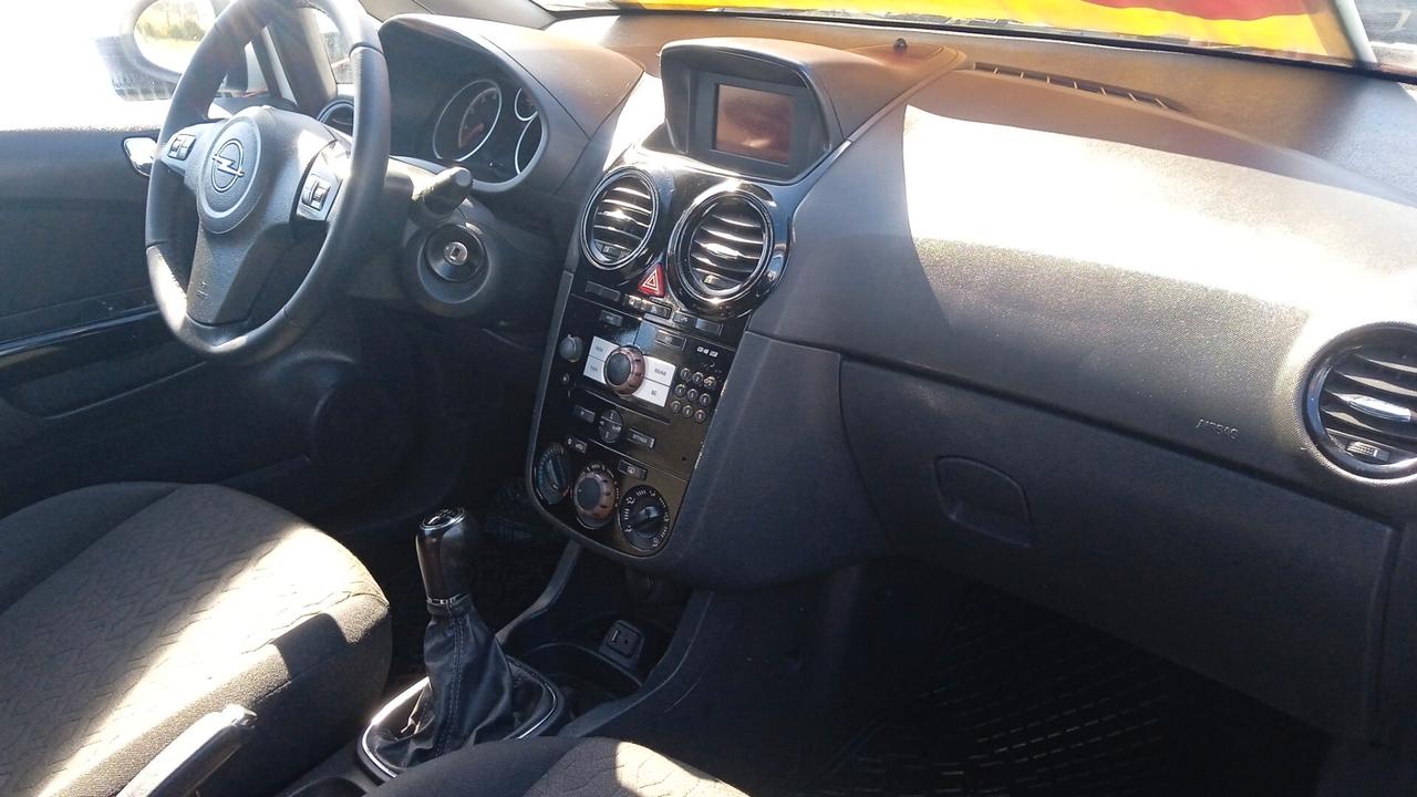 OPEL CORSA 1.2 BENZINA NEO PATENTATI