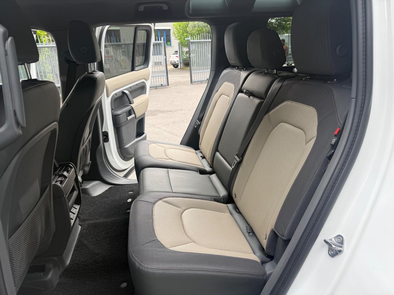Land Rover Defender 110 3.0D I6 250 CV AWD Auto X-Dynamic HSE