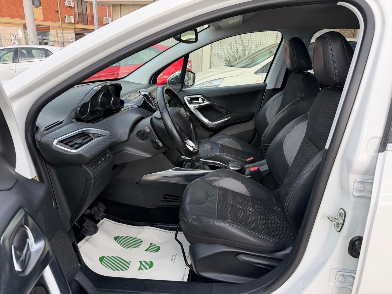 Peugeot 2008 1.6 e-HDi 115 CV Stop&Start Féline