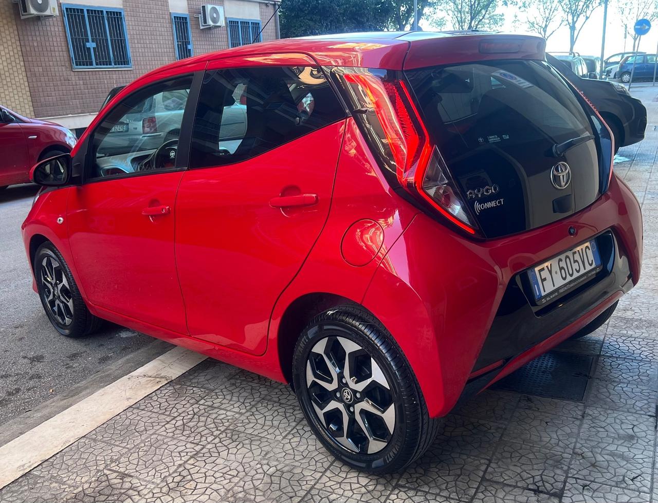 Toyota Aygo 1.0 VVT-i 72 CV 5 porte x-clusiv