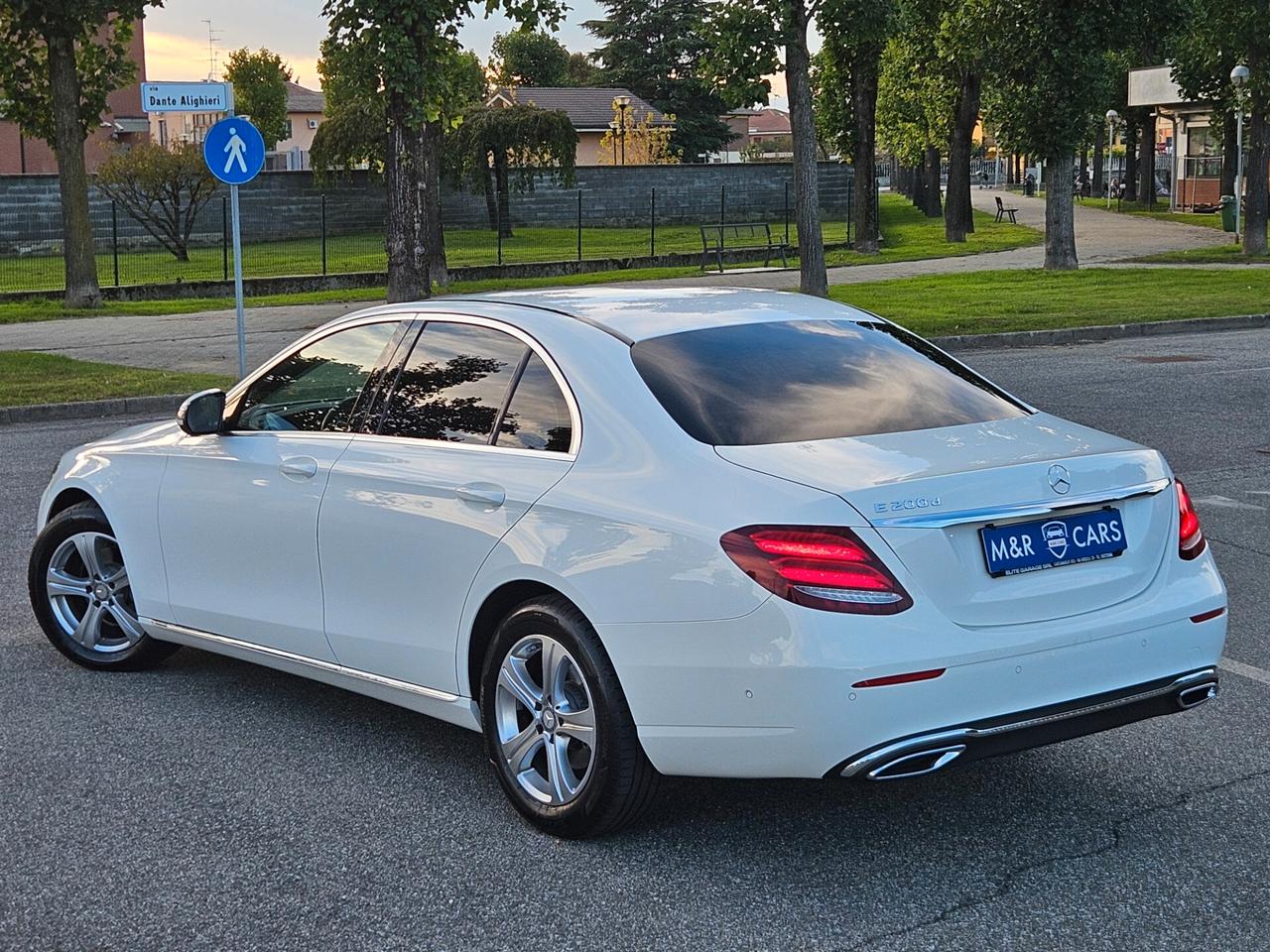 Mercedes-benz E 200 Berlina 9marce