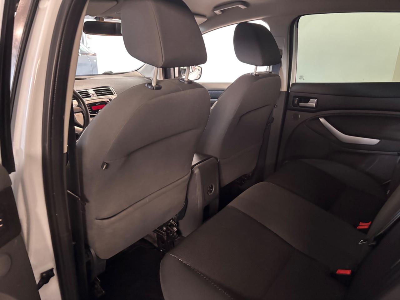 Ford Kuga 2.0 TDCi 140 CV 2WD Titanium
