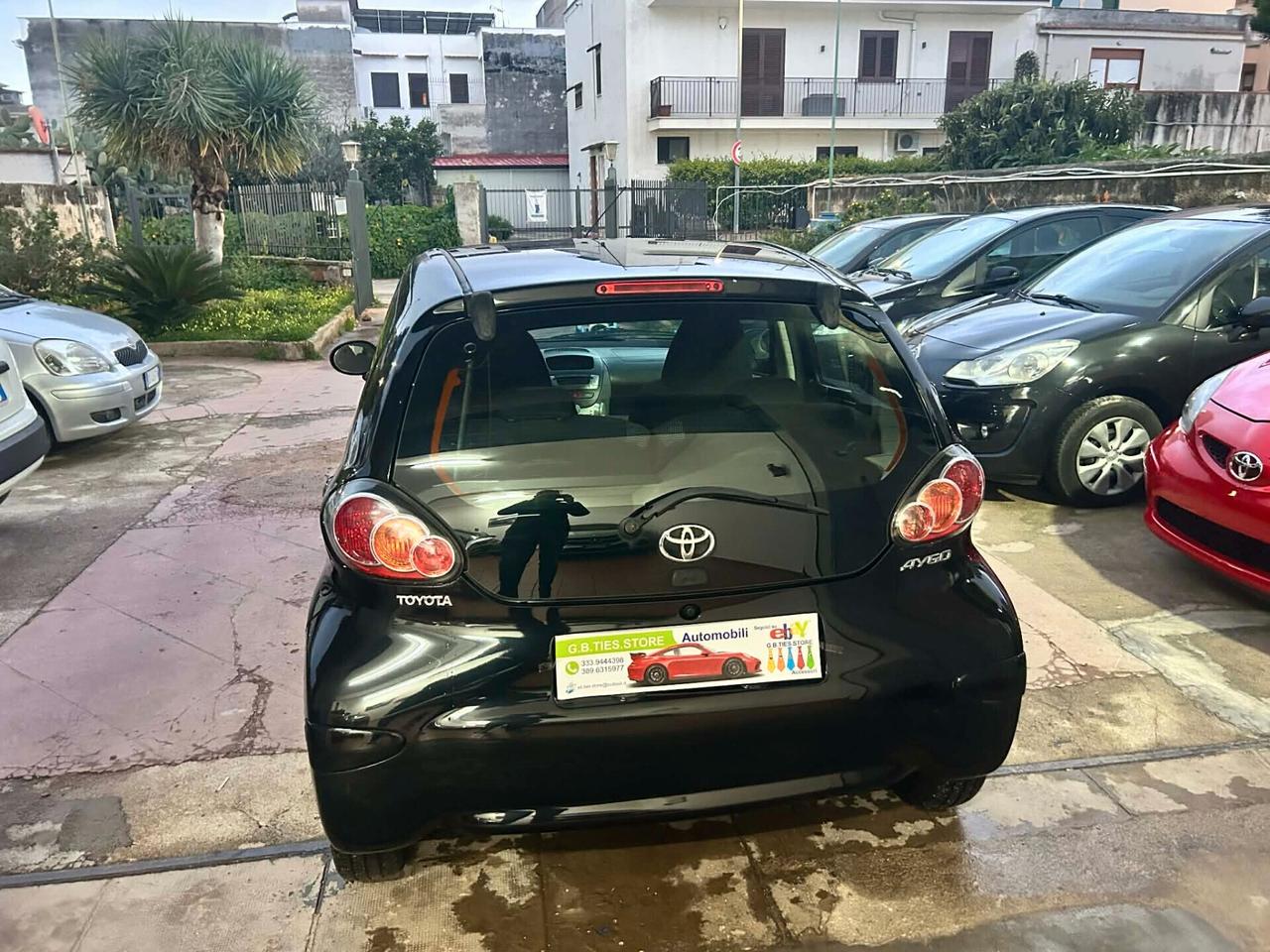 TOYOTA AYGO 1.0 68CV 2012 EURO 5 TOTAL BLACK