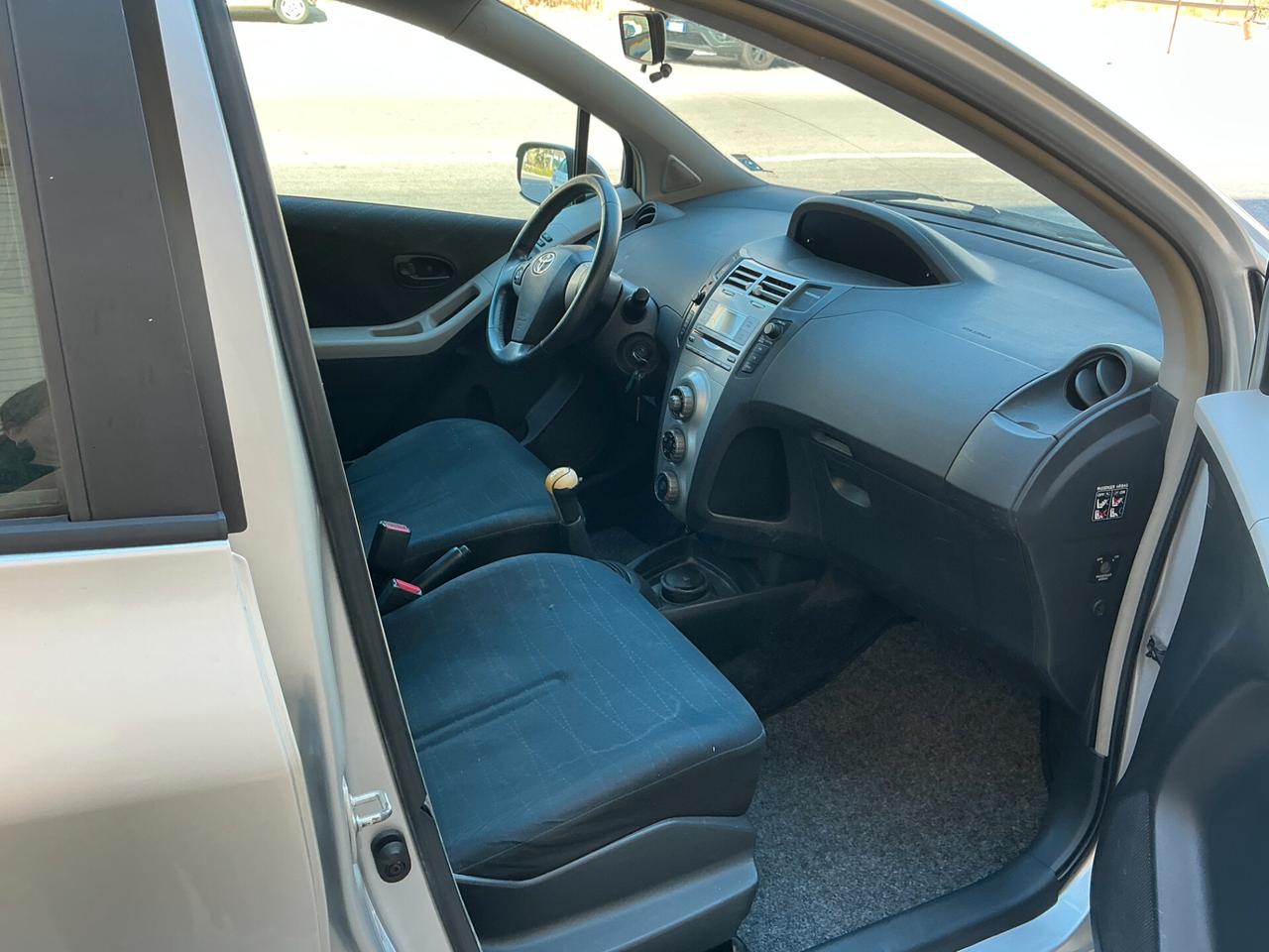 Toyota Yaris 1.0 5 porte Sol