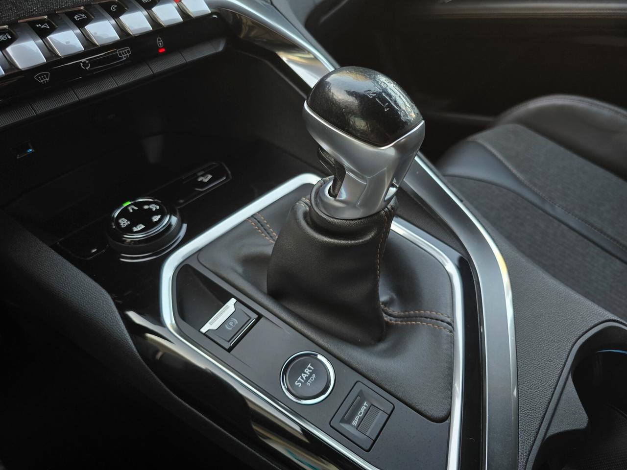 Peugeot 3008 1.5 Bluehdi GT Line / GRIP CONTROL+CAMERA 360°