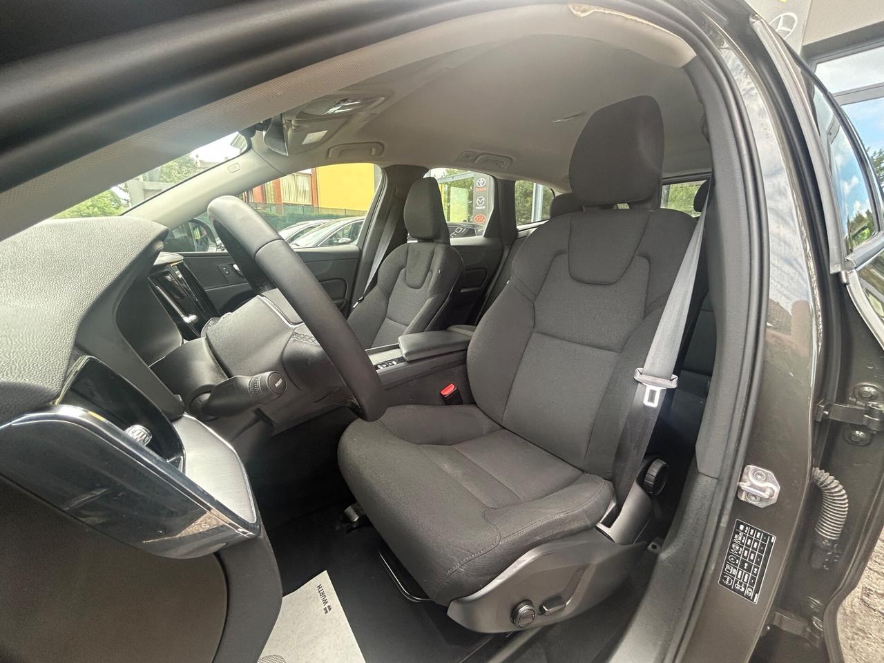 Volvo XC 60 XC60 B4 (d) AWD Geartronic Momentum