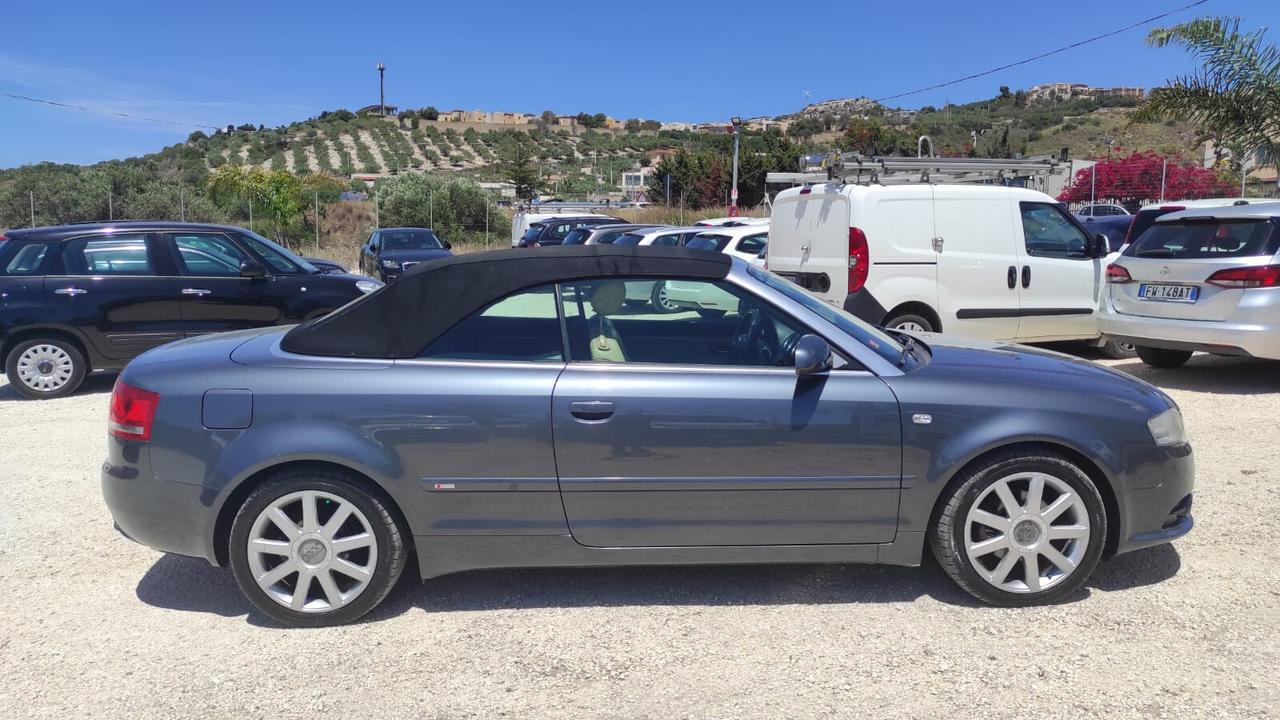 Audi A4 S-LINE Cabriolet 2.0 TDI 140CV