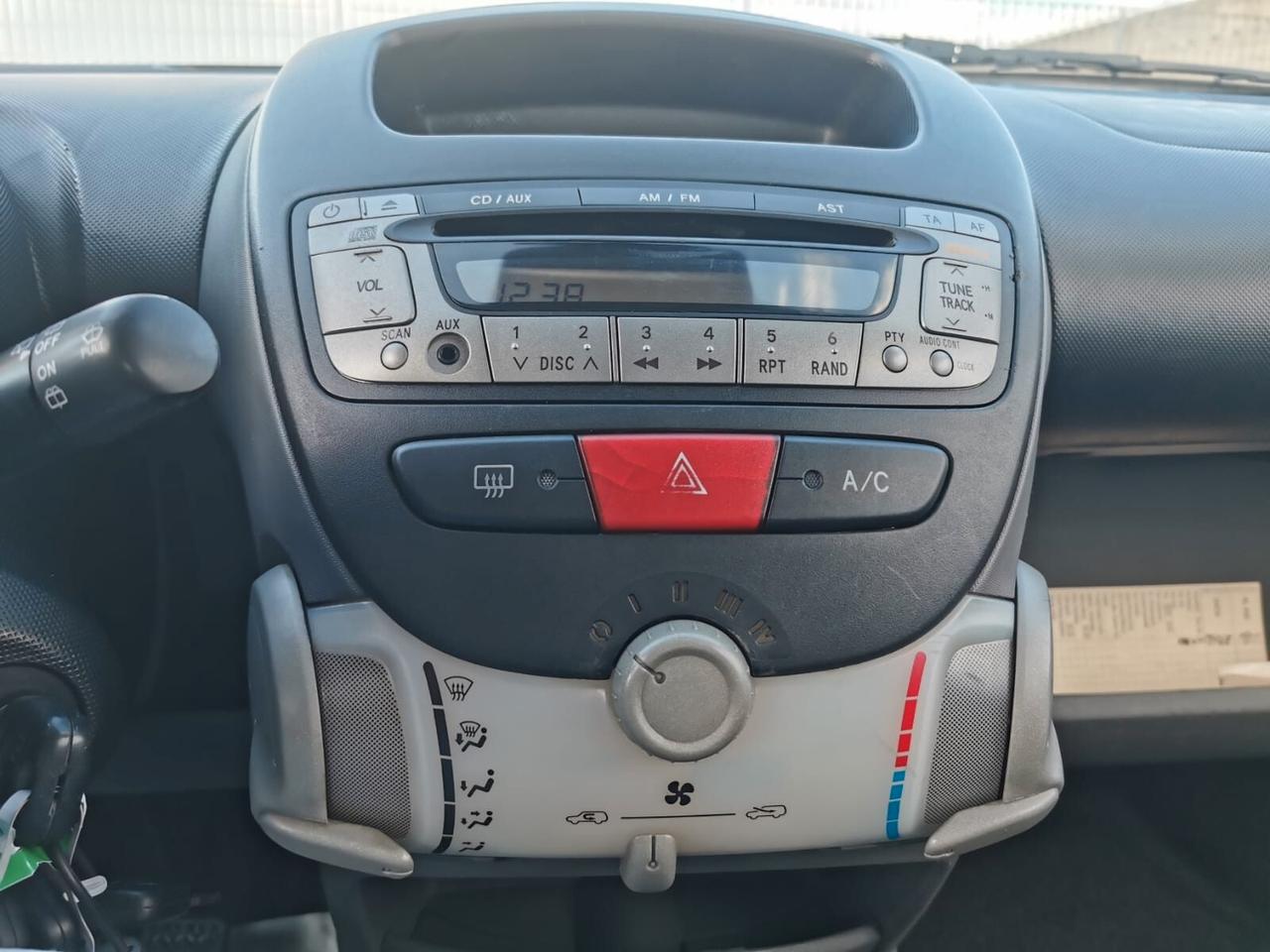Toyota Aygo 1.0 12V VVT-i 3P. Sol - 2007