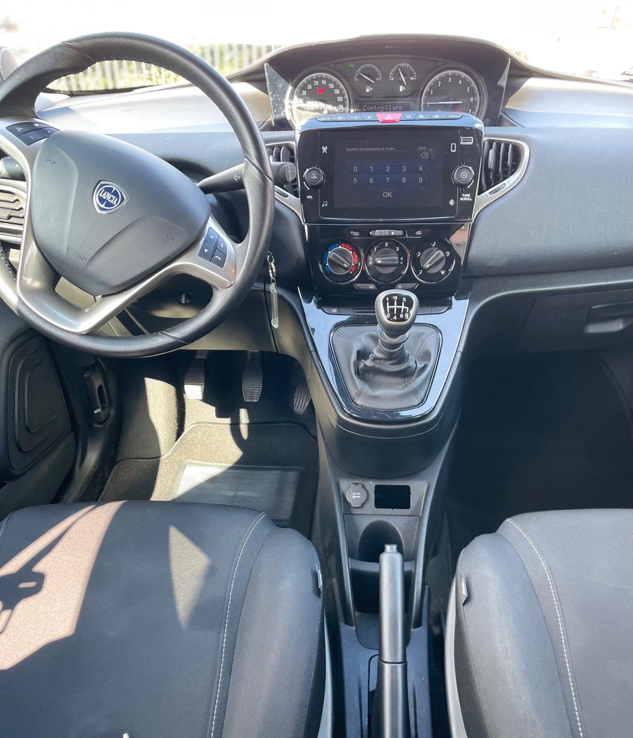 Lancia Ypsilon 1.0 FireFly 5 porte S&S Hybrid UnYca