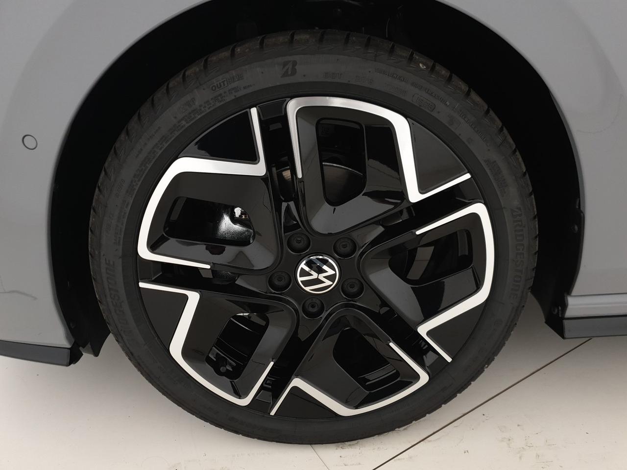 Volkswagen Golf 2.0 tdi r-line plus 150cv dsg