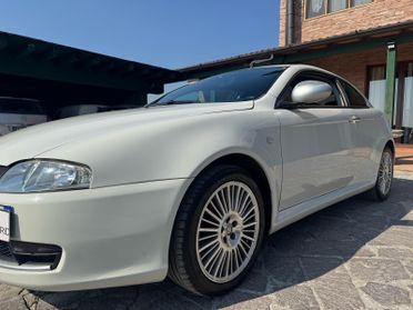 Alfa Romeo GT 1.9 JTDM 16V Moving (problema del cambio.)