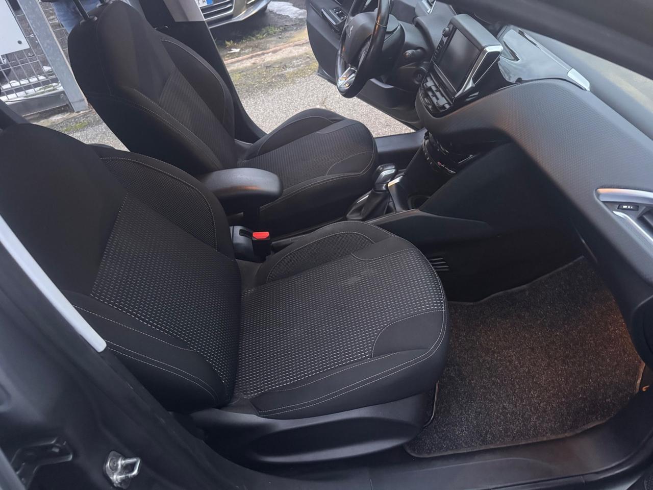 Peugeot 208 BlueHDi 75 5 porte Allure garanzia 12 mesi