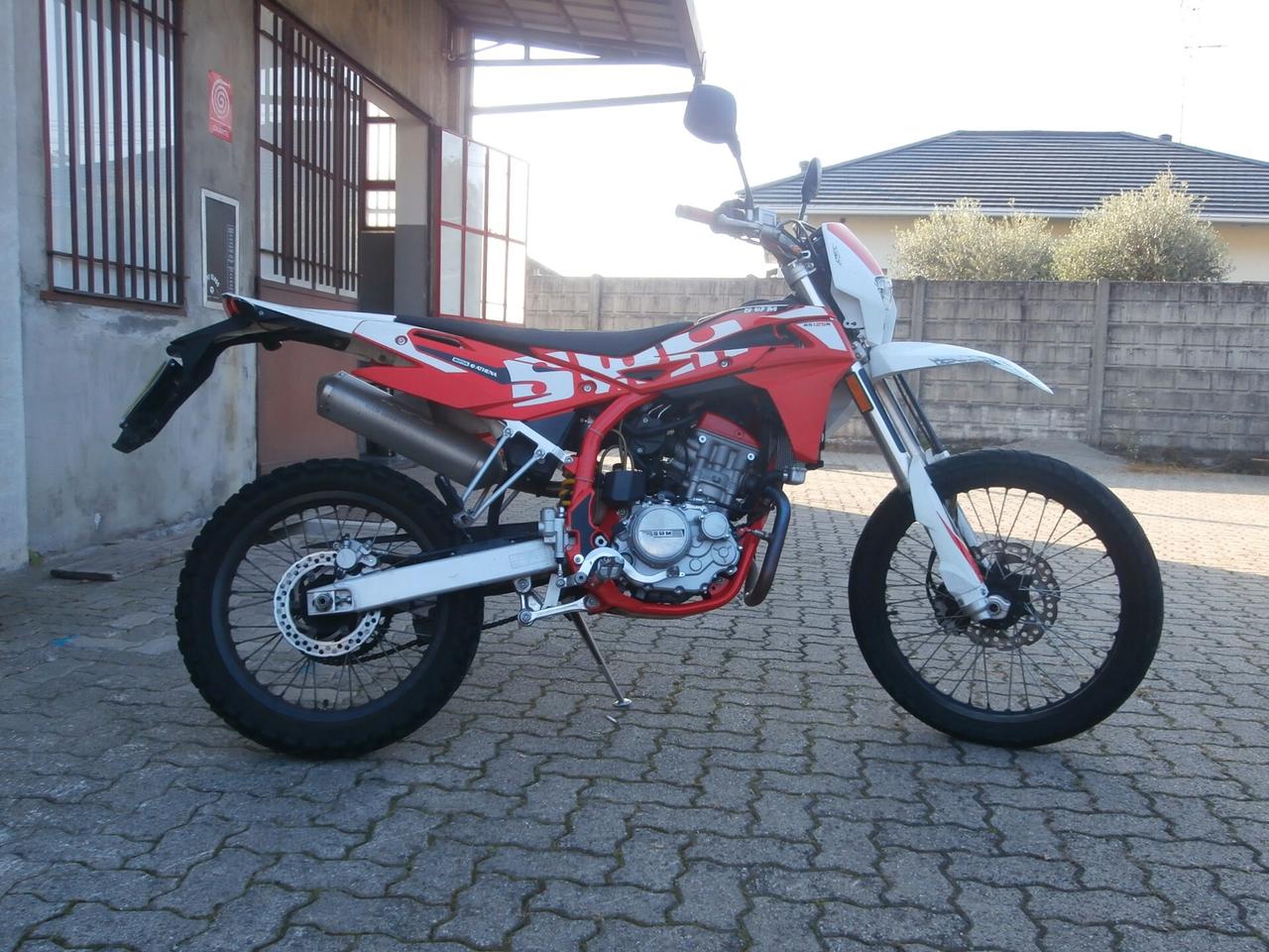 Swm RS 125 R del 2018 compreso trapasso-tagliando-garanzia