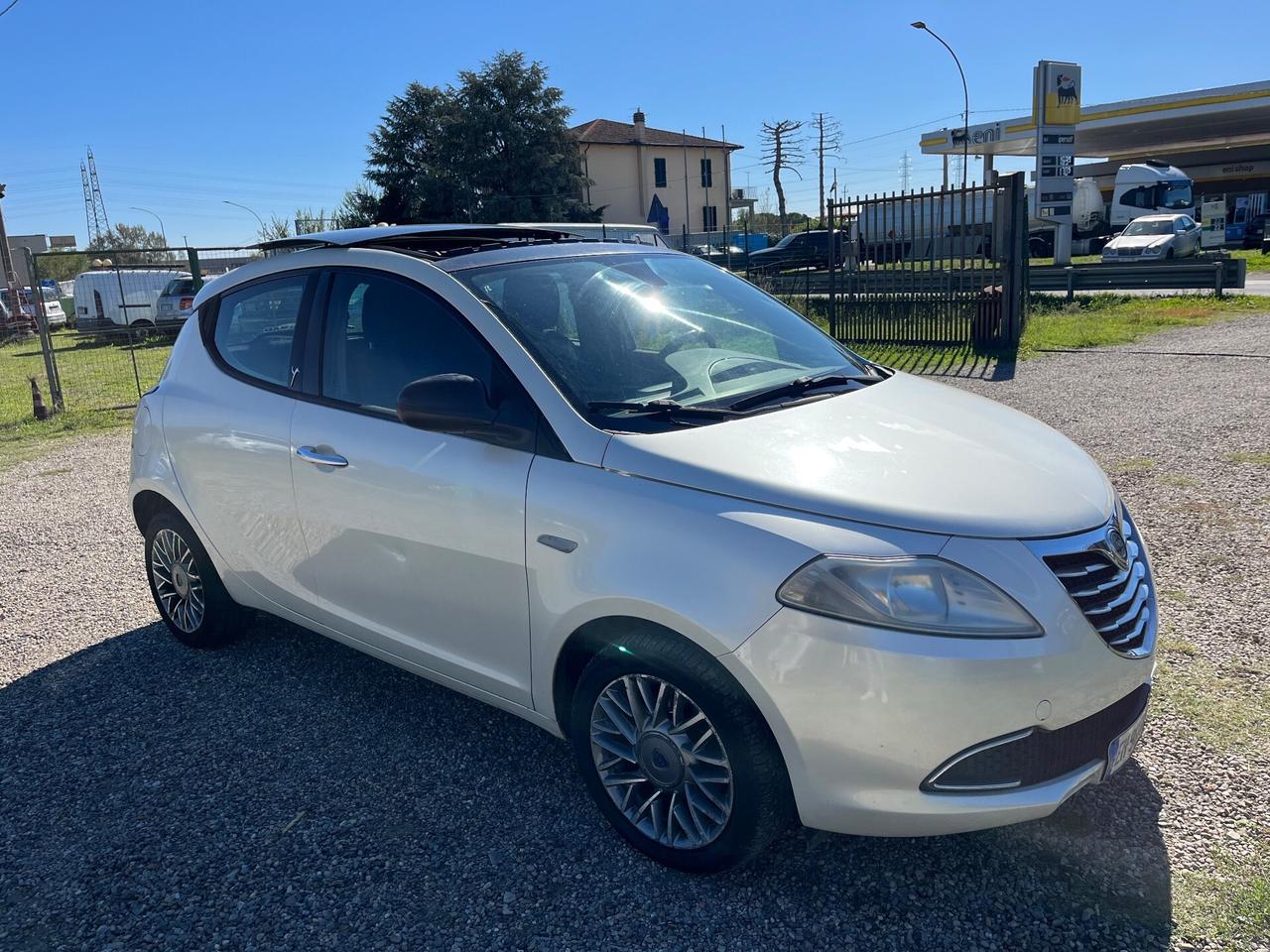 Lancia Ypsilon 1.2 69 CV 5 porte S&S Platinum