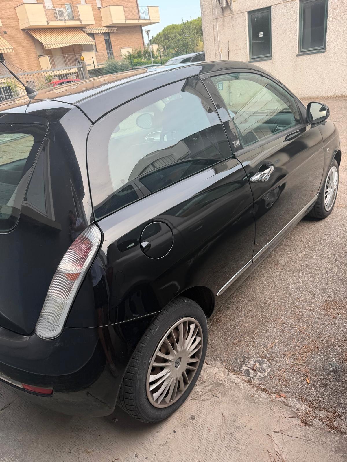 Lancia Ypsilon 1.2 69 CV Elle