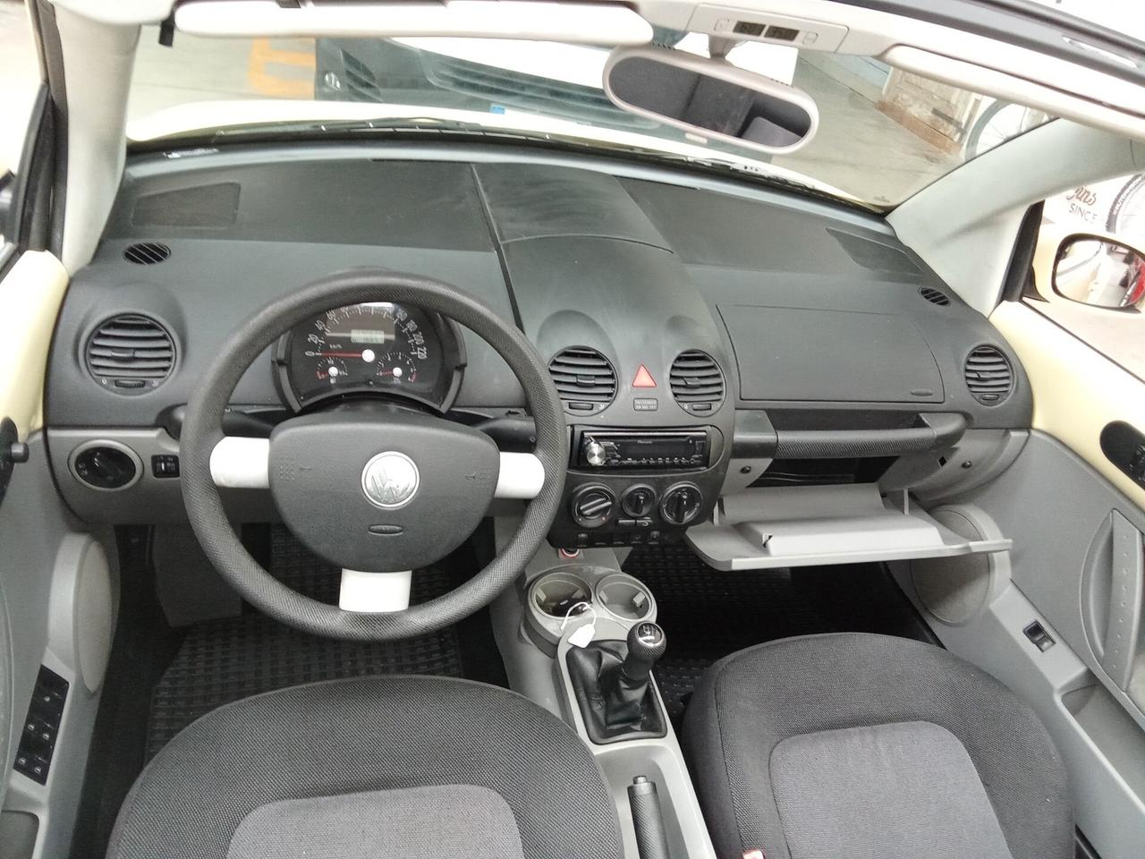 Volkswagen New Beetle 1.4 16V Cabrio