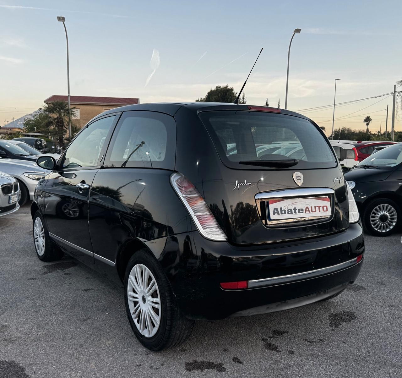 Lancia Ypsilon 1.3 MJT 75 CV Argento