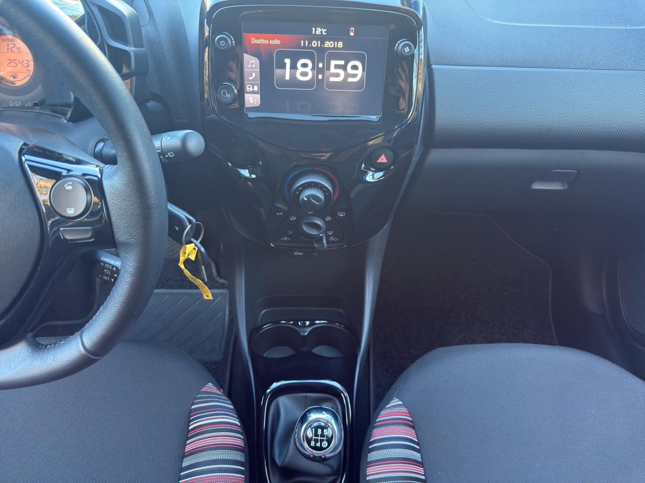 Citroen C1 VTi 72 S&S 5 porte Shine