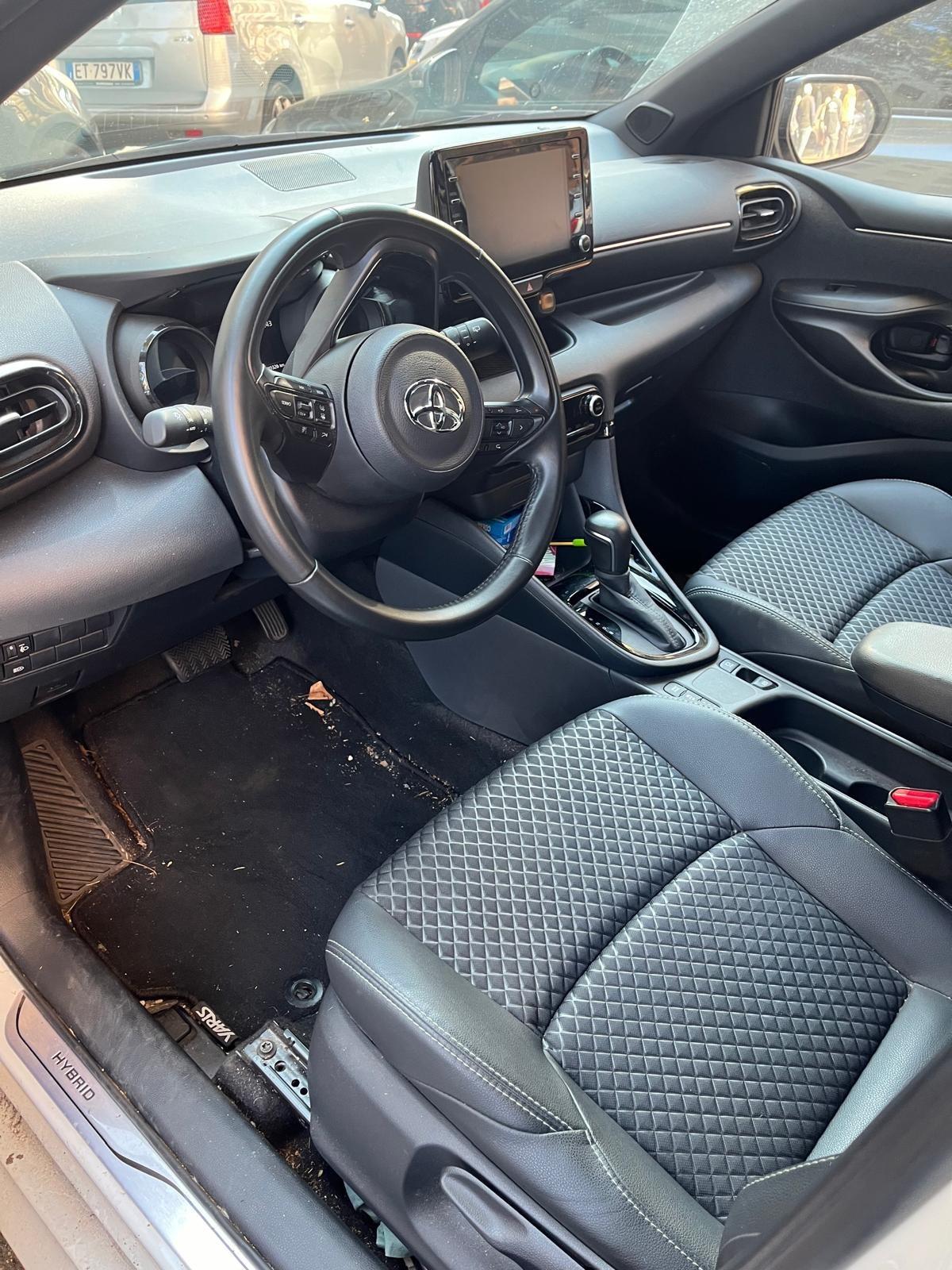 Toyota Yaris 1.5 Hybrid 5 porte Lounge