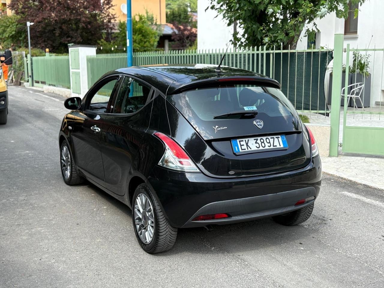 Lancia Ypsilon 0.9 TwinAir 85 CV 5 porte S&S Platinum