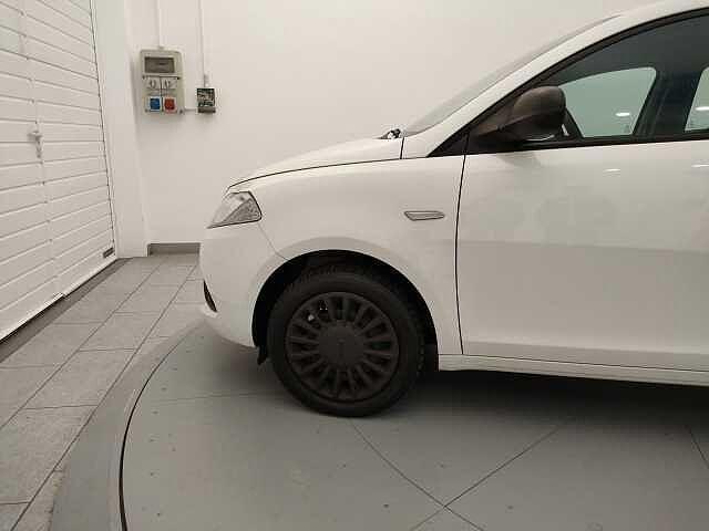 Lancia Ypsilon 1.2 69 CV 5 porte Elefantino Blu