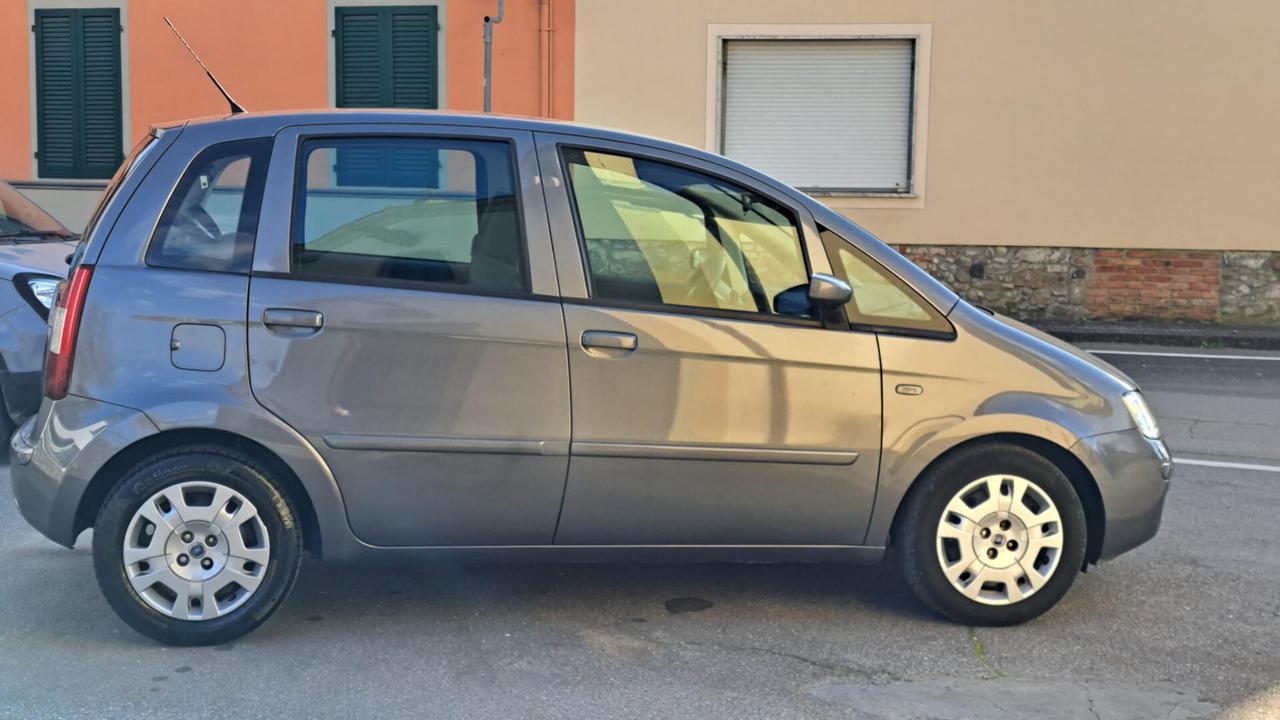 Fiat Idea 1.2 16V BlackLabel