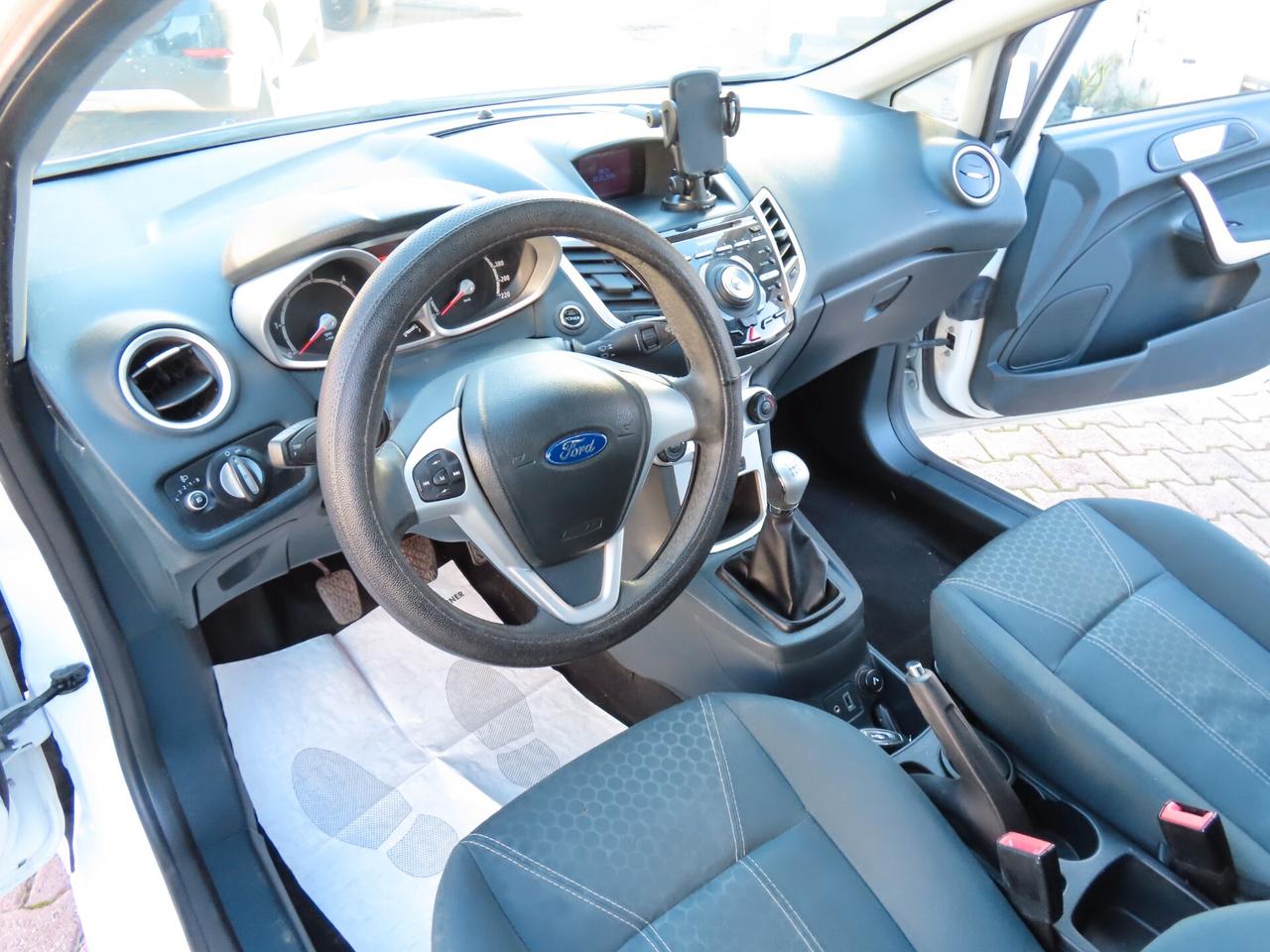 Ford Fiesta 1.4 TDCi 70CV 5 porte Titanium 2012