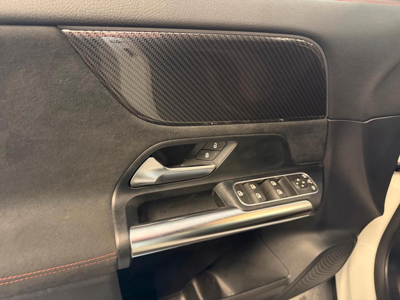 MERCEDES-BENZ GLA 200D PREMIUM 2.0 150CV PELLE NAVI CAM ANNO 2022