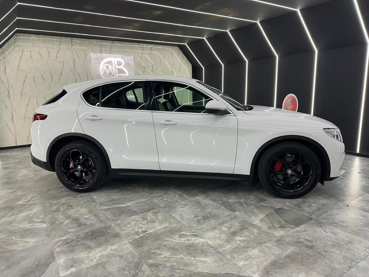 Alfa Romeo Stelvio 2.2 Turbodiesel 180 CV AT8 RWD Super