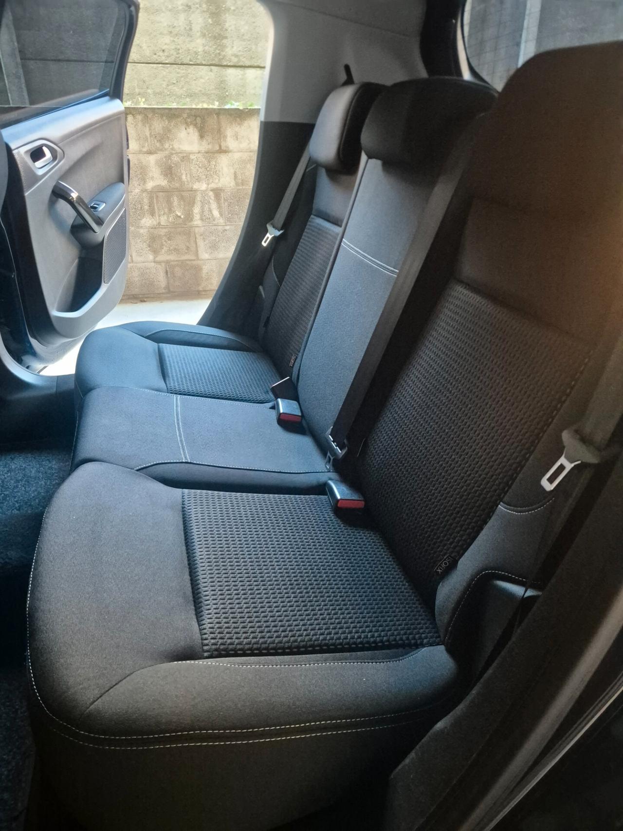 Peugeot 208 PureTech 82 5 porte Allure neo patentati