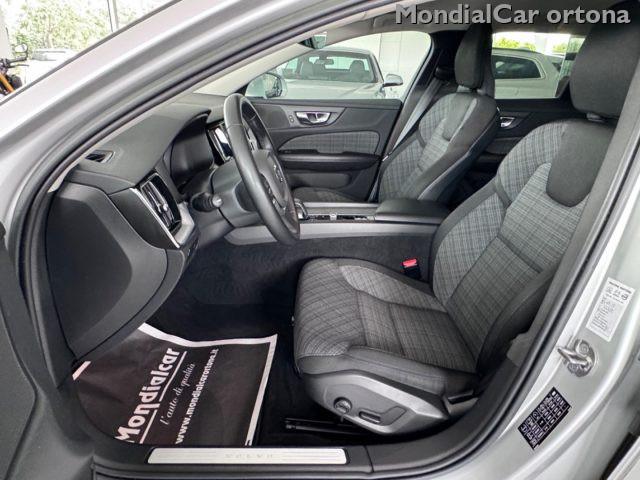 VOLVO V60 B4 (d) automatico Essential