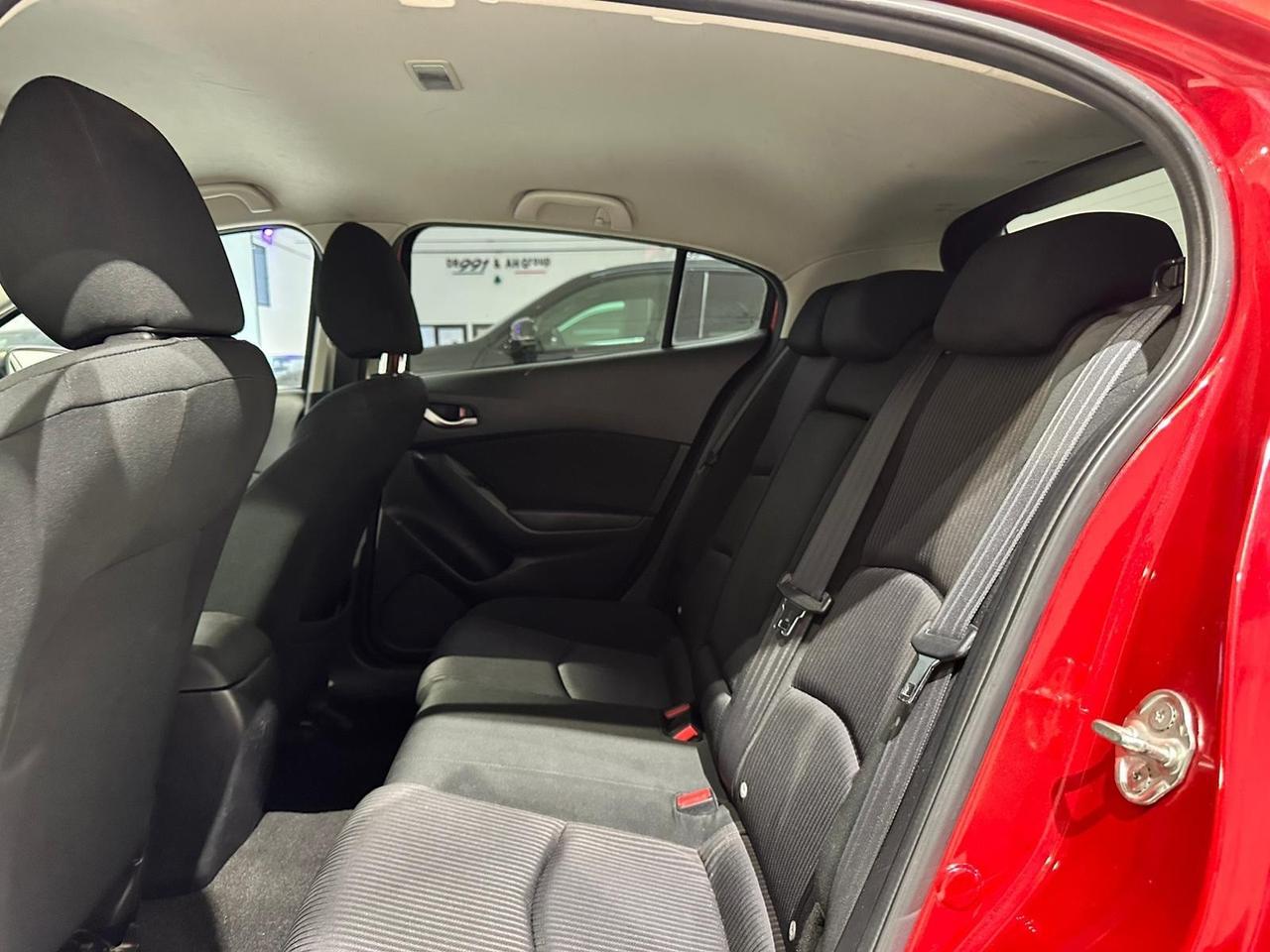 Mazda 3 Mazda3 1.5 Skyactiv-G Evolve