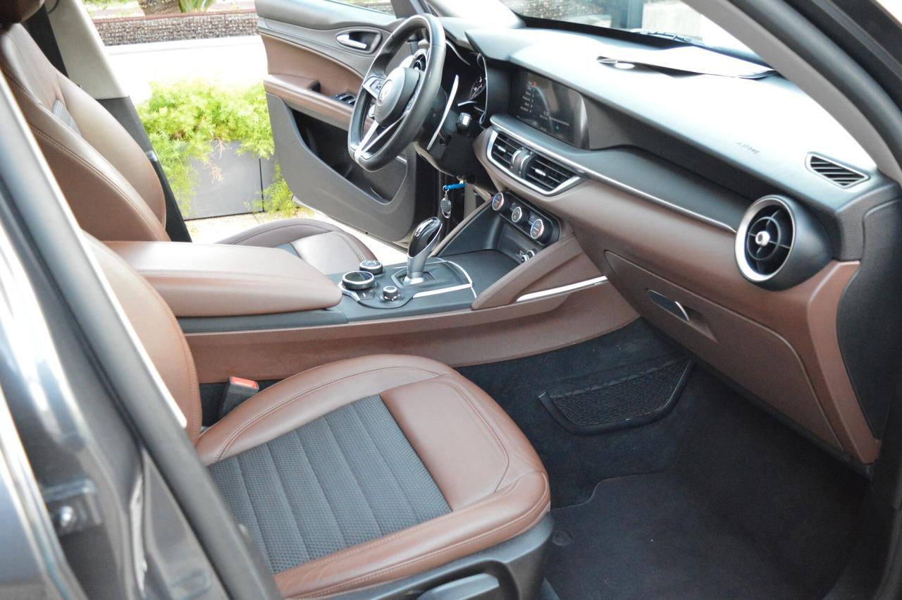Alfa Romeo Stelvio 2.2 Turbodiesel 150 CV AT8 RWD Super