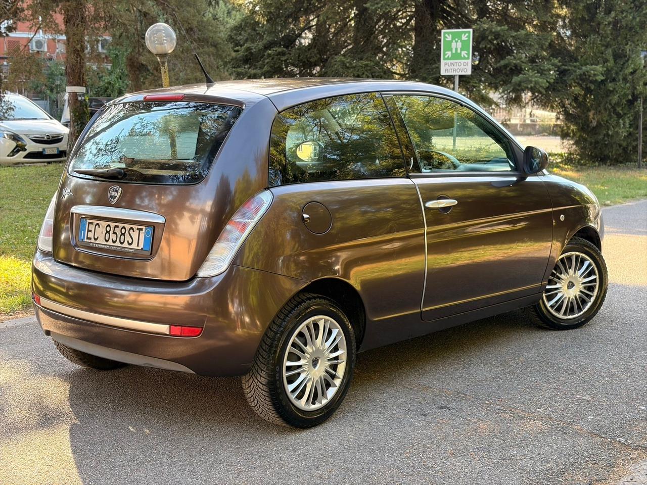 Lancia Ypsilon 1.2 Platino