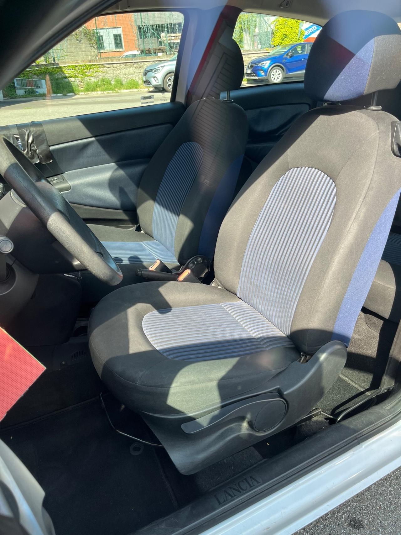 Lancia Ypsilon 1.2 Argento