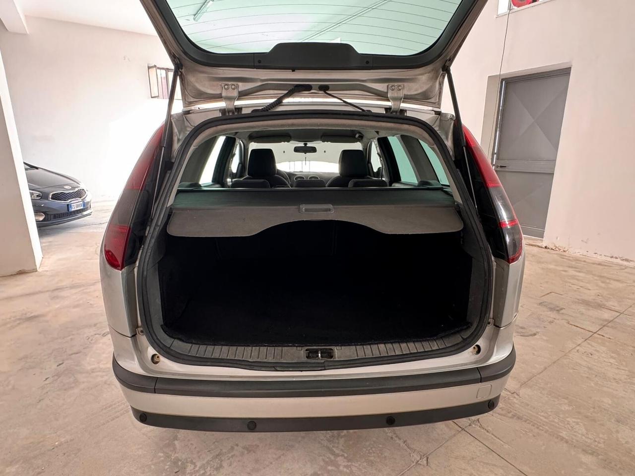 Ford Focus CC C-Max 1.6 TDCi (90CV) Ghia