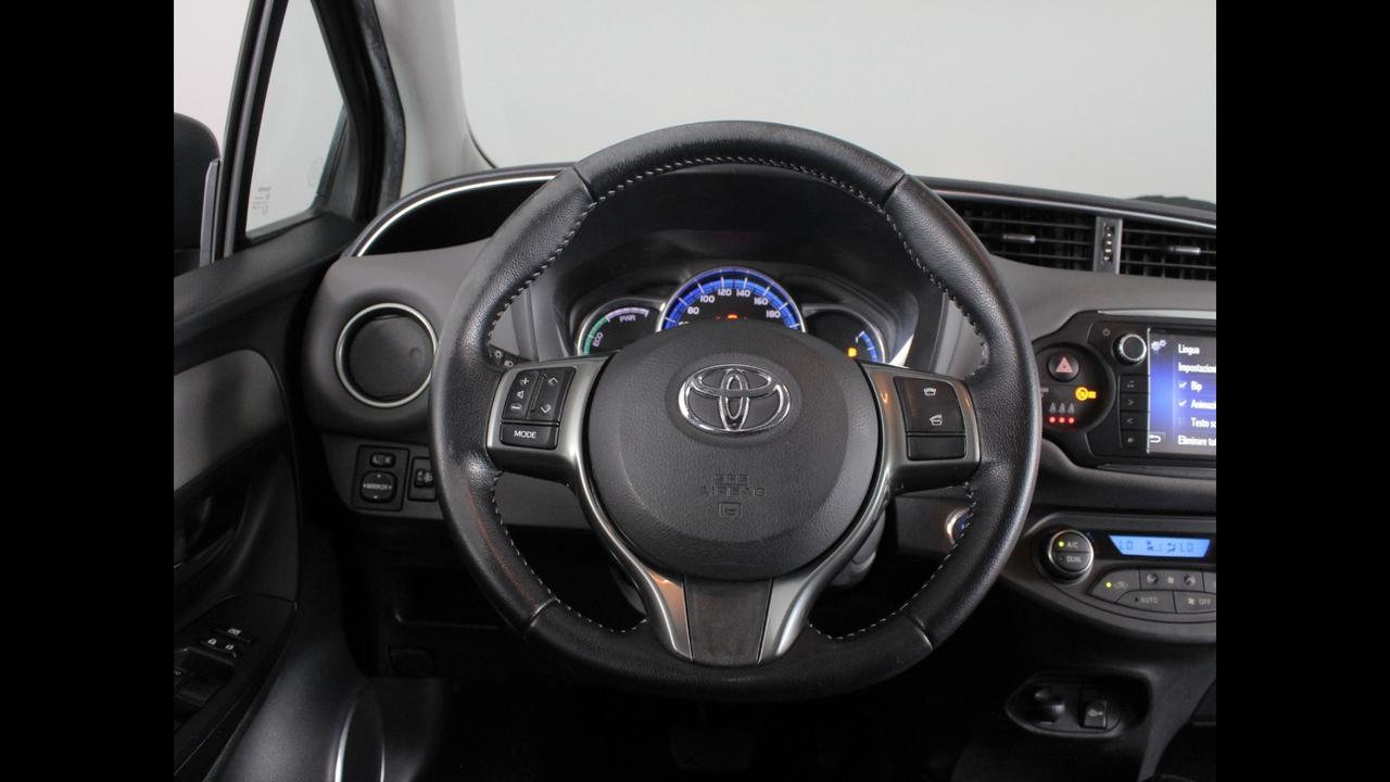 TOYOTA Yaris III 2015 - Yaris 5p 1.5h Active my16