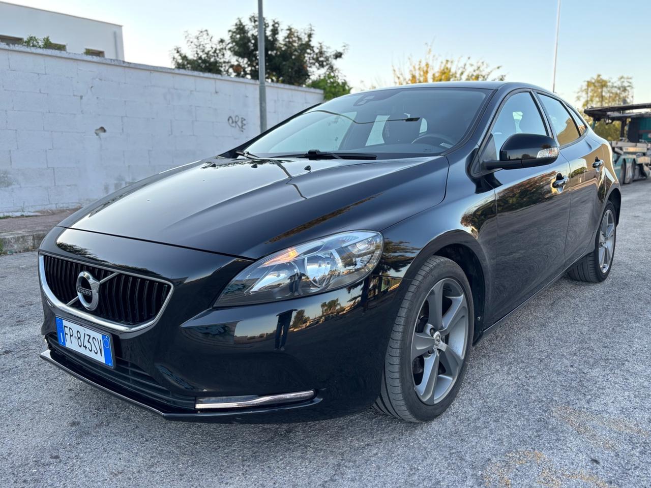 Volvo V40 D2 Geartronic Business Plus