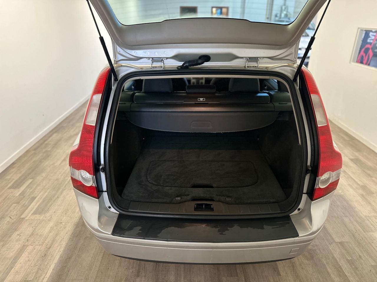 Volvo V50 2.4 D5 cat aut. Momentum AUTOMATICA