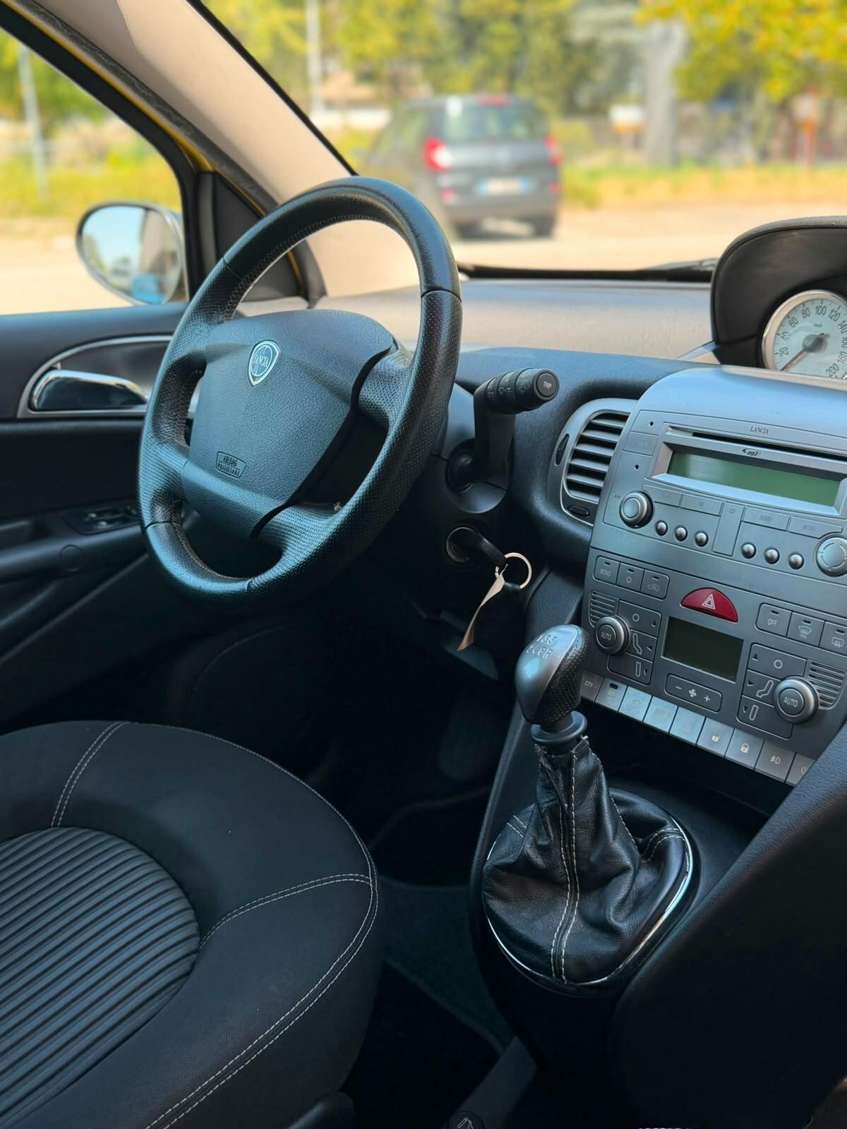 Lancia Ypsilon 1.2 Argento
