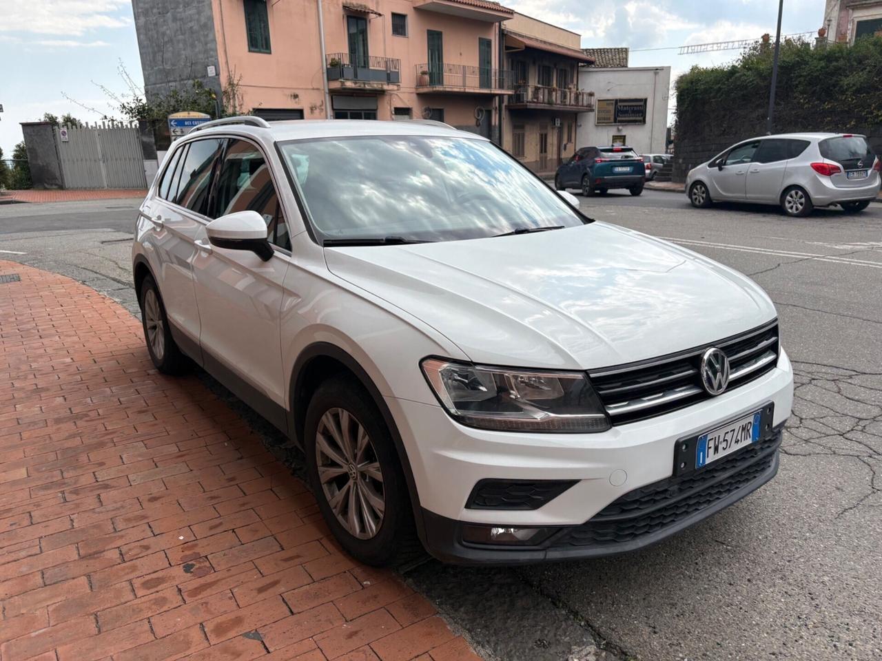 Volkswagen Tiguan 2.0 TDI SCR Business BlueMotion