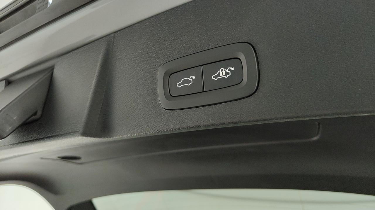 VOLVO XC40 2.0 b3 Core auto