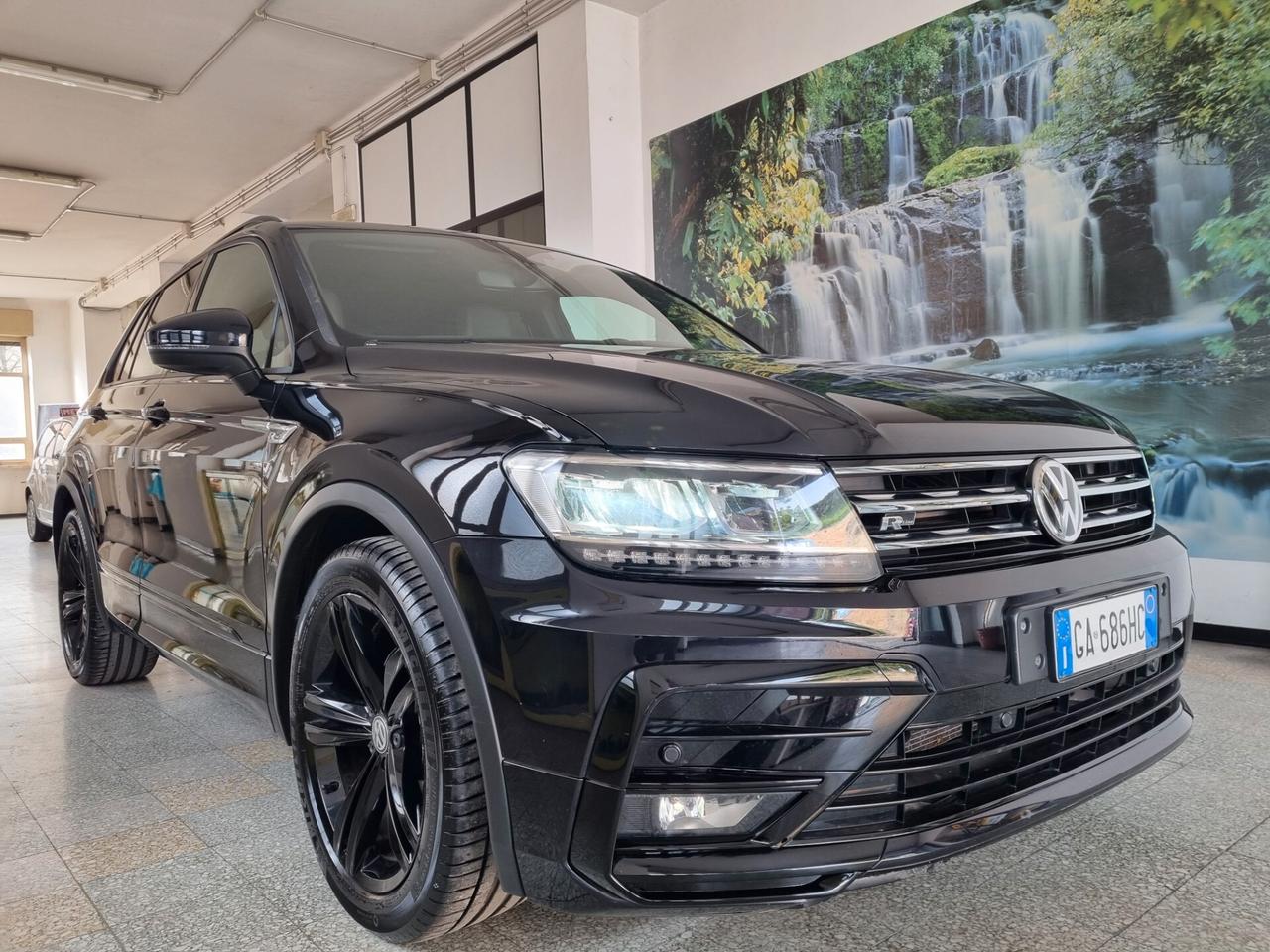 Volkswagen Tiguan 1.6 TDI R-Line, Black Pack, Full led