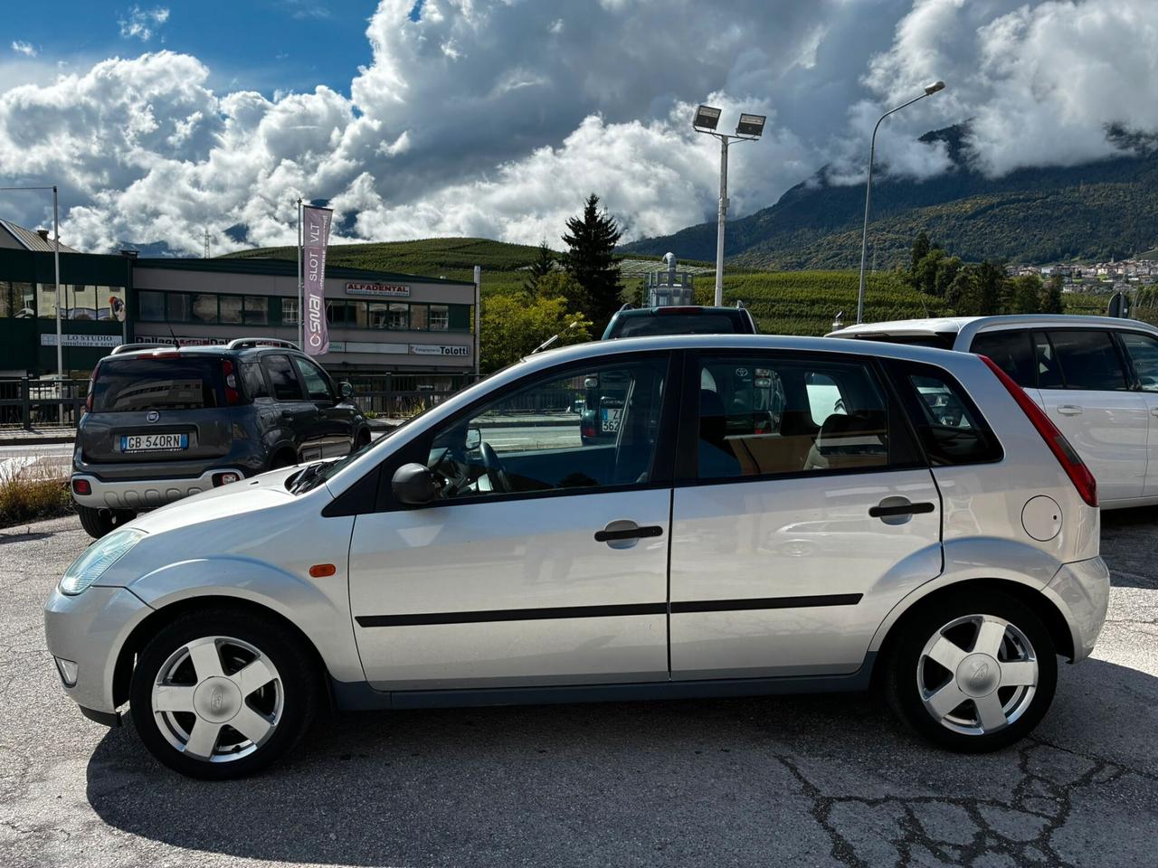 FORD FIESTA 1.2 BENZINA 75CV EURO 4 - NEOPATENTATI