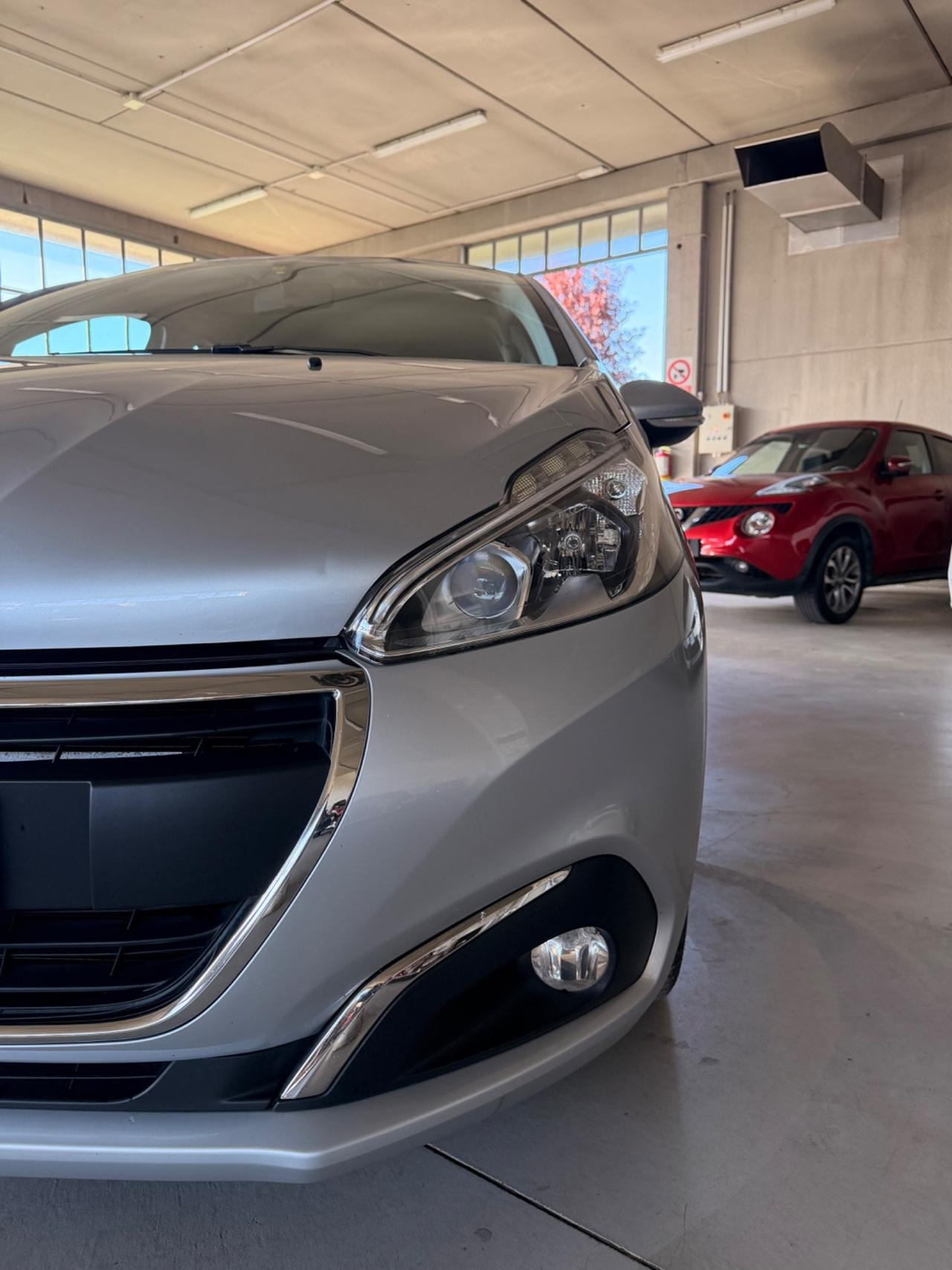 Peugeot 208 BlueHDi 75 5 porte Allure