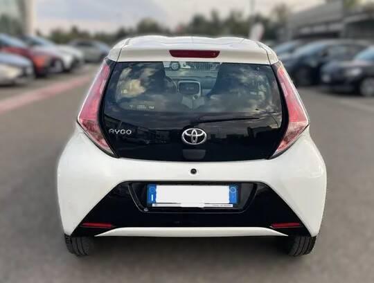 Toyota Aygo 1.0 x-play 5p m-mt my15