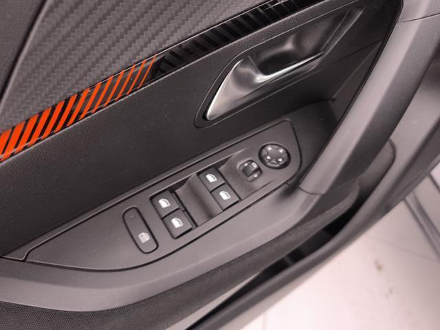 PEUGEOT 2008 1.2 puretech Active s&s 130cv