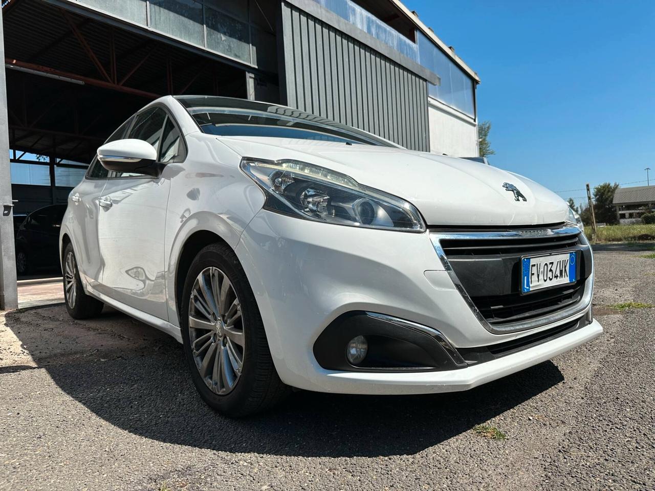 Peugeot 208 BlueHDi 75 5 porte Allure